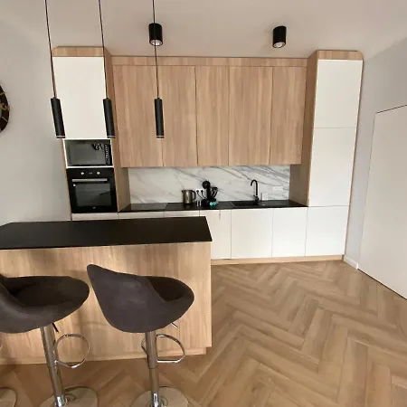 Apartment - Par La 6a