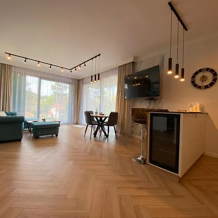 Apartament - Par La 6a *