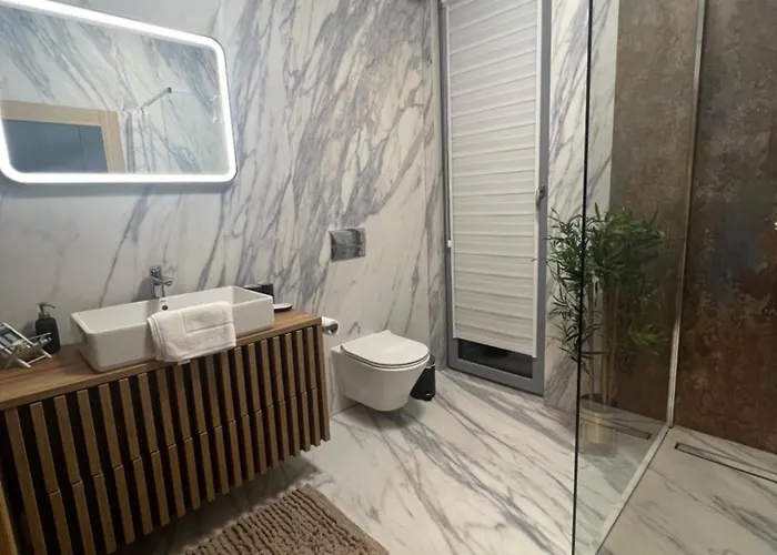 Apartament - Par La 6a *